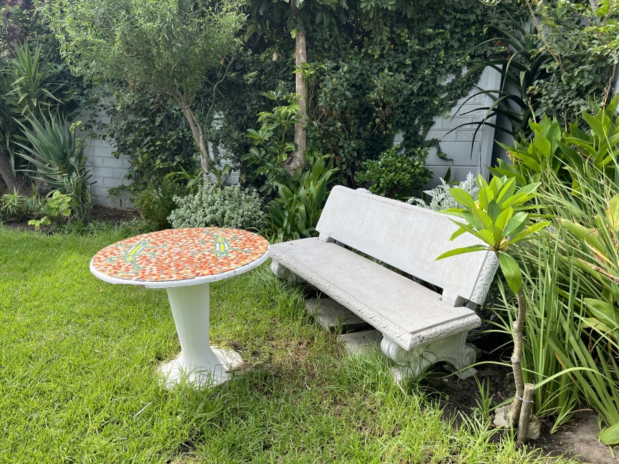 To Let 1 Bedroom Property for Rent in Sea Point Western Cape